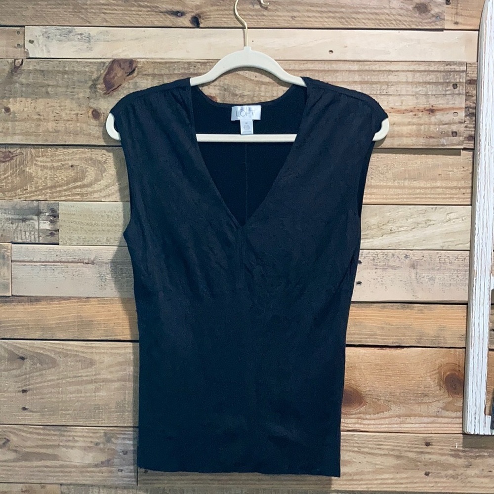 Ann Taylor/LOFT vneck top black sleeveless